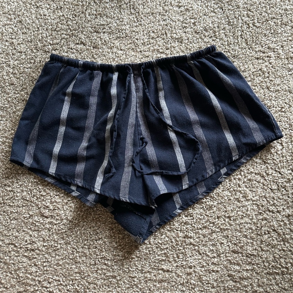 LA HEARTS LINEN SHORTS SIZE MED